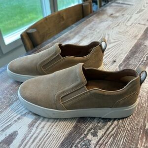 Vionic Tan Slip-On Sneakers, size 9.  Like new!